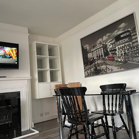 Bright&spacious 2 bedroom apartment Sutton  Exterior foto